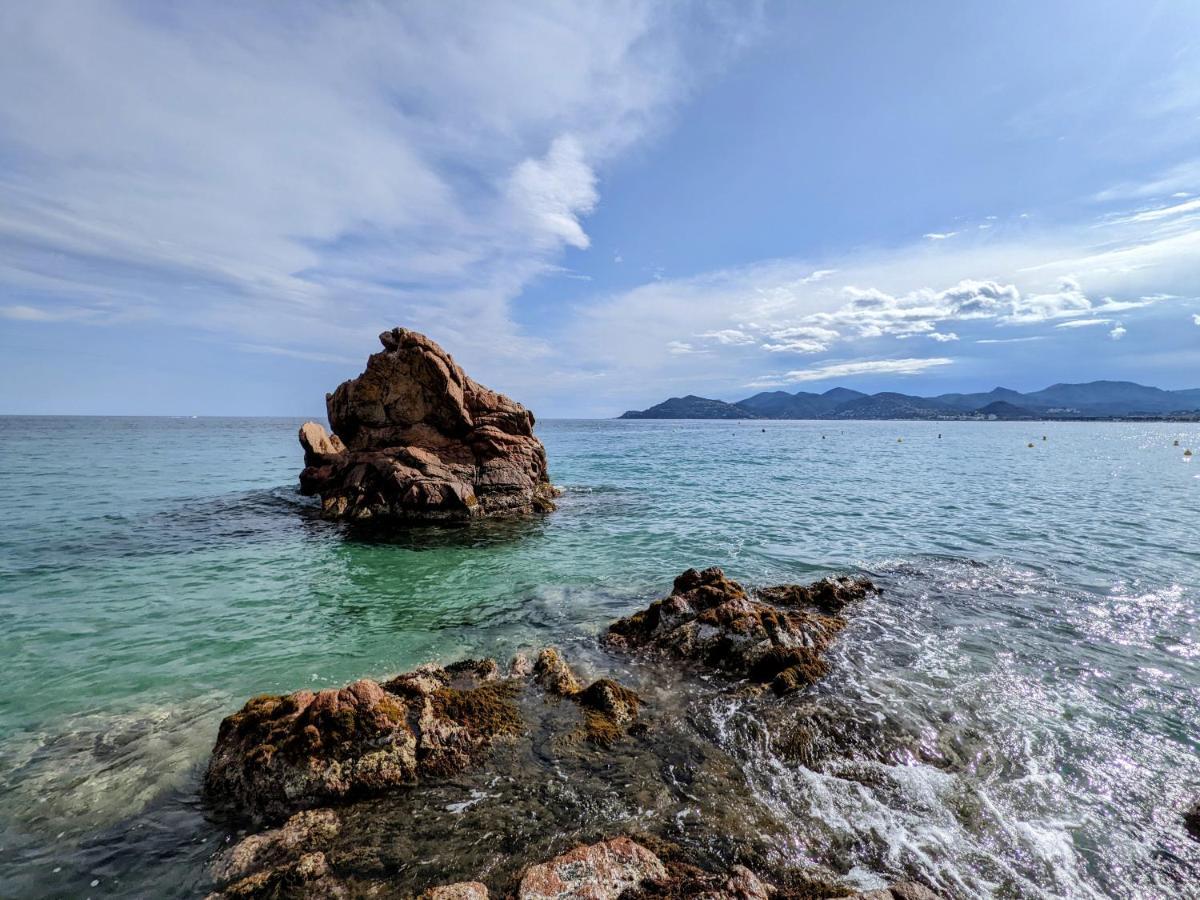 Lovely Holiday Cocoon In Кан Екстериор снимка